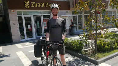 Ayrılık acısıyla dünya turuna çıktı : Fransız gezgin 8 bin kilometre pedal çevirip Türkiye’ye geldi