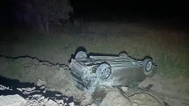 Manisa Gördes'te kaza : Otomobil şarampole yuvarlandı