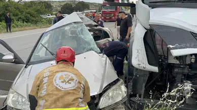 Manisa'da tırla çarpışan otomobil metrelerce sürüklendi : Sürücü ağır yaralandı