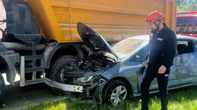 Muş'ta kamyon ile otomobilin çarpıştığı kazada 1 kişi yaralandı