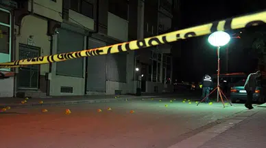 Çorum’da otel önünde silahlı saldırı : 1 kişi bacaklarından vuruldu