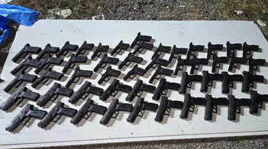 İstanbul'da kaçakçılık operasyonu : 20 silah ele geçirildi