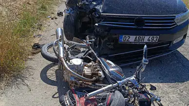 Adıyaman'da otomobil ile motosiklet çarpıştı : 2 yaralı