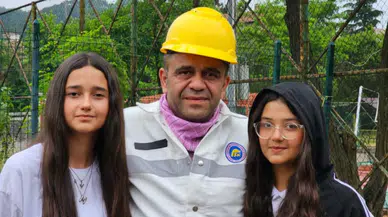 Zonguldak'ta maden işçileri, çocuklarının okulunda 'Babalar Günü'nü kutladı