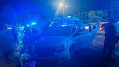 Bingöl-Elazığ karayolunda iki otomobil çarpıştı : 2 yaralı