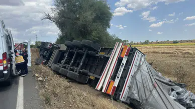 Tekirdağ Muratlı'da tır devrildi : Sürücü tedavi edilmeyi reddetti