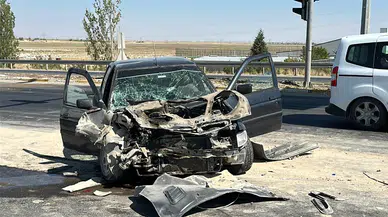 Aksaray'da otomobilin vince arkadan çarptığı kazada 3 kişi yaralandı