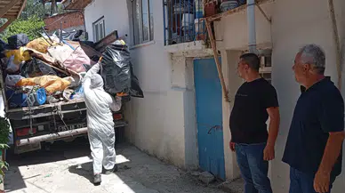 Burdur'da çöp evden 3 kamyon atık çıktı