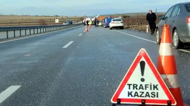 Zonguldak'ta hafif ticari araç devrildi : 3 yaralı