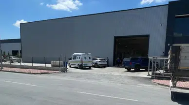 Makineye sıkışan işçi hayatını kaybetti