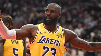 Basketbolcu LeBron James, NBA'de 4. farklı takımda forma giyecek