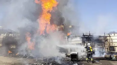 Hatay Hassa'da yangın : Hurdalıkta çıkan alevler dorseye sıçradı