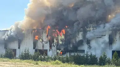 Ankara'da fabrika yangını : Alevlerle müdahale ediliyor