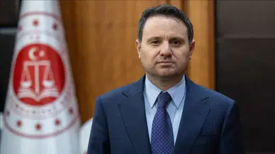Bakan Gürlek, Türk Kızılay’a 150 bin TL bağışladı