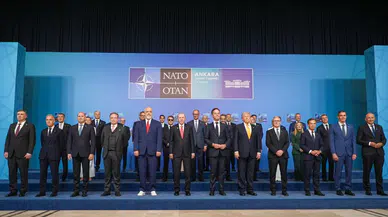 36. NATO Zirvesi'nde aile fotoğrafı çekildi : Liderler tek karede