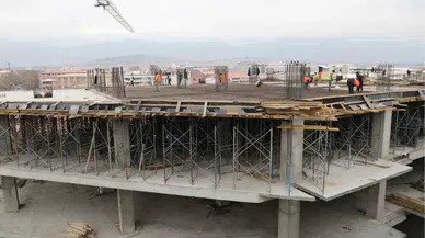 Aydın'da inşaatın 6'ncı katında intihar girişimi !