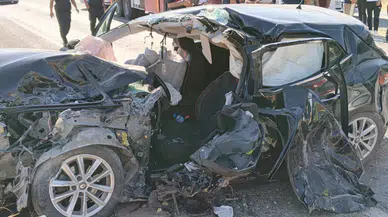 Kahramanmaraş'ta feci zincirleme kaza : Otomobil ve yolcu otobüsü çarpıştı, 4 yaralı