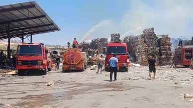 Gaziantep'te kağıt fabrikasında yangın çıktı