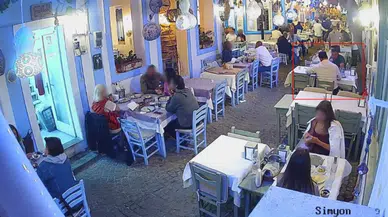 Tatlı yiyip hesabı ödemeden ayrıldılar ! Bolu'daki işletmede şaşkına çeviren anlar