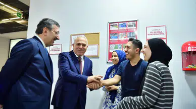 Cumhurbaşkanı Yardımcısı Cevdet Yılmaz'dan Fatih Merkez Kütüphanesi'ne ziyaret