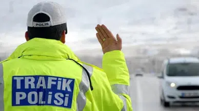 Antalya'da yüksek sesle müzik dinleyen sürücülere rekor ceza