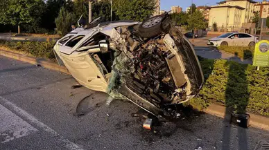 Kayseri'de otomobil ile hafif ticari araç çarpıştı : 4 kişi yaralandı