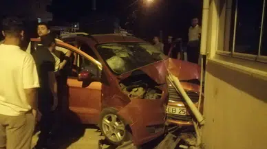 Tekirdağ'da alkollü sürücü bina duvarına çarptı : 2 yaralı