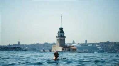 İstanbul kavruluyor ! Sıcaktan bunalanlar denize ve gölgelik alanlara koştu