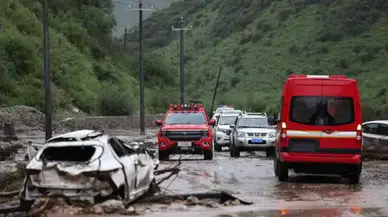 Çin'in Gansu eyaletinde sel felaketi : Arama kurtarma çalışmaları sürüyor