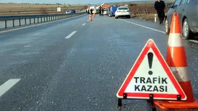 Küçükçekmece'de motosiklet ile otomobil çarpıştı : 1 ölü