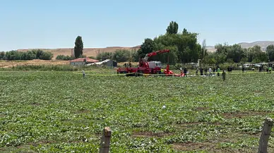 Ankara'da düşen eğitim helikopterinin enkazı vinçle kaldırıldı