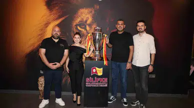 Galatasaray'ın şampiyonluk kupası, Silifke'de taraftarla buluştu