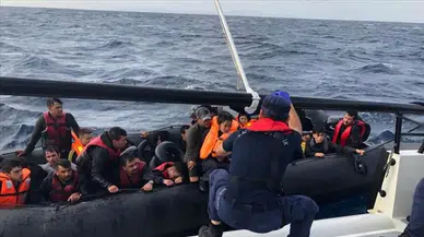 İzmir açıklarında düzensiz göçmen operasyonu
