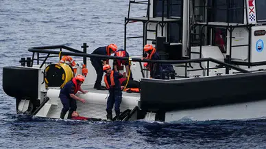 Kız Kulesi açıklarında dümen arızası yapan tekne kurtarıldı