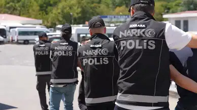 Ankara'da uyuşturucu operasyonu : Yüz binlerce hap üretecek ham madde ele geçirildi