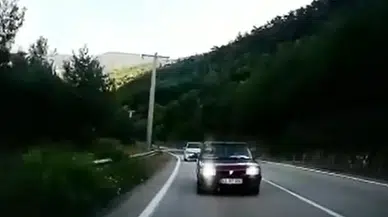 Karabük'te trafik magandası kamerada : Kuralları hiçe sayıp sürücüleri taciz etti