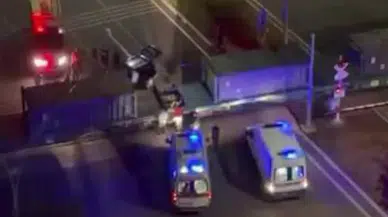Diyarbakır'da otomobil yük trenine çarptı : 2 kişi yaralandı