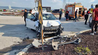 Kütahya'da trafik kazasında 2 kişi yaralandı