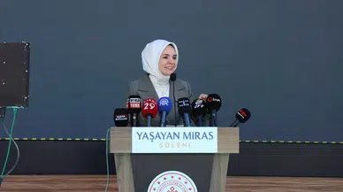 Bakan Göktaş, Erzincan'da Yaşayan Miras Şöleni'ne katıldı