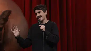 Komedyen Deniz Göktaş havalimanında gözaltına alındı