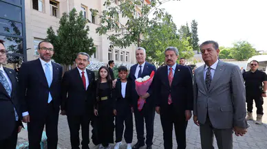Ticaret Bakanı Ömer Bolat Şırnak'ta : Valilik ziyaretinde yatırım ve sınır ticareti masaya yatırıldı