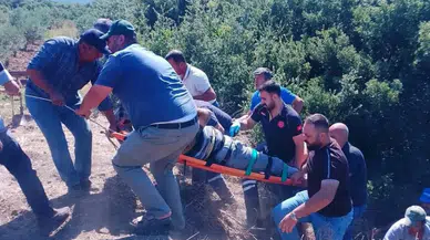 Manisa'da traktör dereye devrildi : 71 yaşındaki sürücü hayatını kaybetti