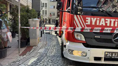 İstiklal Caddesi'nde restoran yangını ! Bölgeye çok sayıda itfaiye sevk edildi