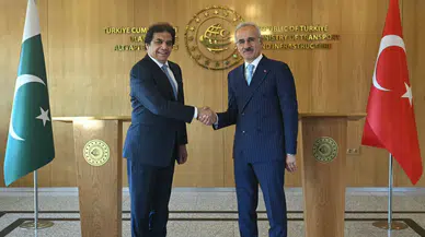 Bakan Uraloğlu ve Pakistan Federal Demir Yolları Bakanı Abbasi bir arada