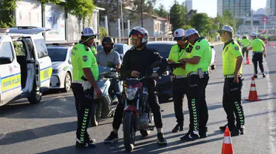 Elazığ'da 'dur' ihtarına uymayan motosiklet sürücüsüne 200 bin lira ceza yazıldı