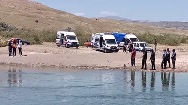Sivas Kızılırmak'ta mevsimlik 3 işçi akıntıya kapıldı