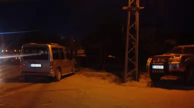 Konya Karapınar'da iki kamyonet çarpıştı : 2 yaralı