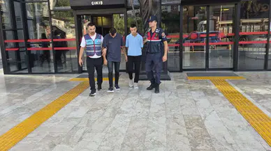 Alanya'da ayakkabı mağazasından hırsızlık yapan 2 şüpheli tutuklandı