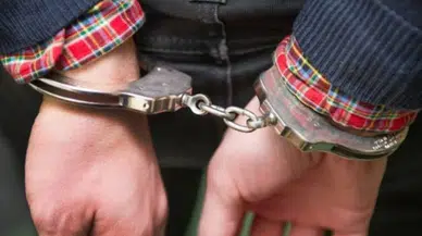Didim'de ekmek alma sırasında silah çekten şahıs adliyeye sevk edildi
