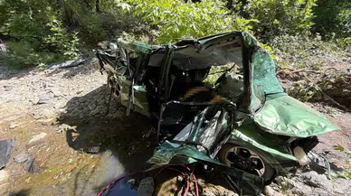 Çanakkale’de feci kaza : Dere yatağına devrilen araçta 2 kişi öldü